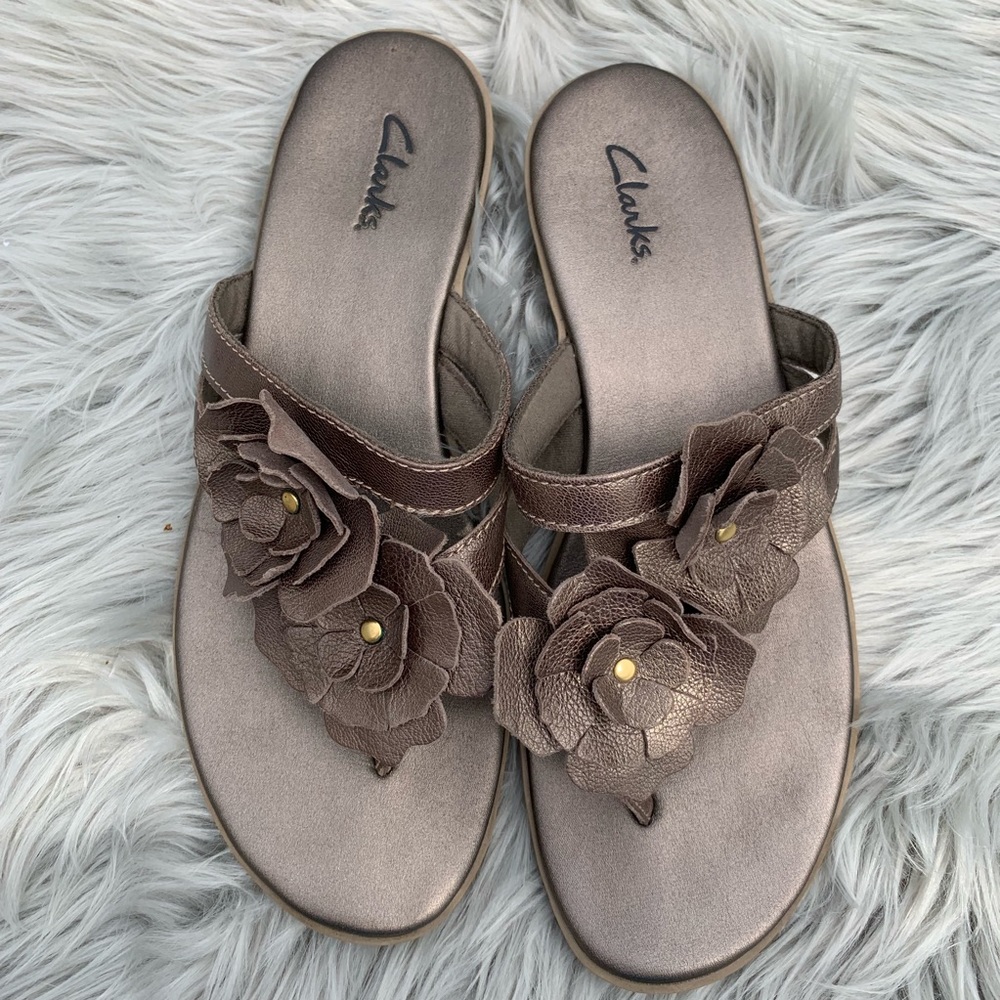 Bronze leather thong sandal